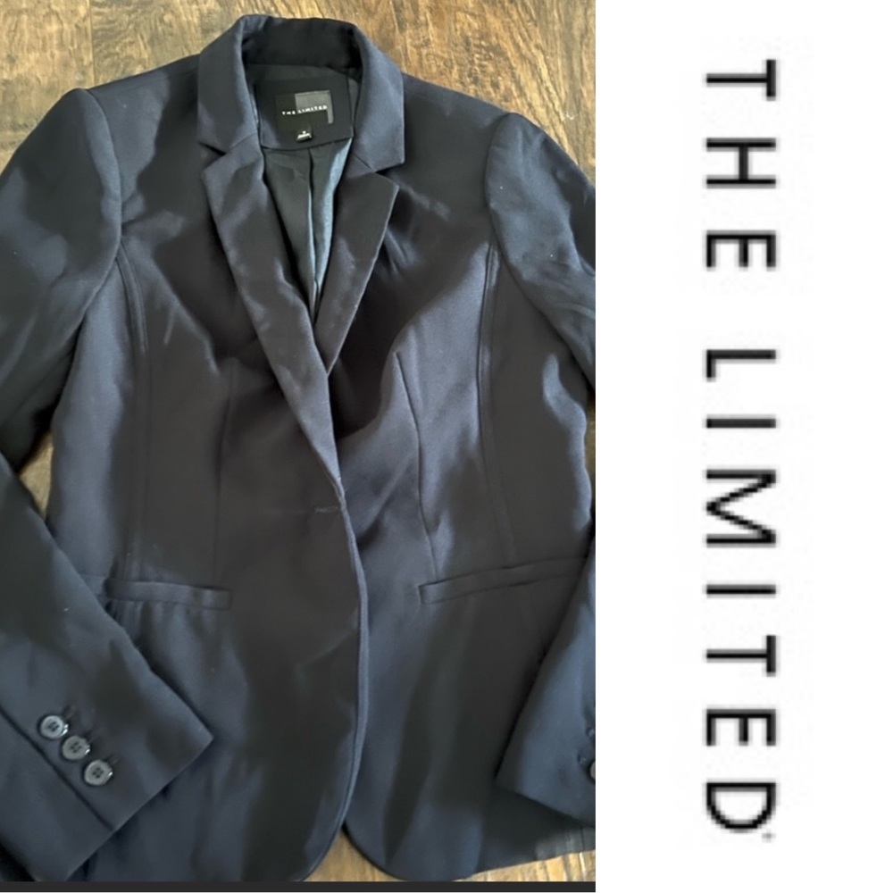0102| Like New | The limited | The perfect Navy Blazer | Size Small🇺🇸